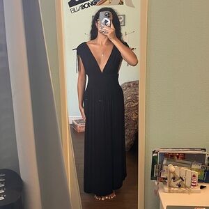 NWT Forever 21 Black Plunging Neck Line Maxi Dress